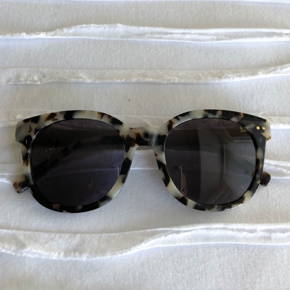 EyeBuyDirect Accessories - EyeBuyDirect Tortoiseshell Sunglasses